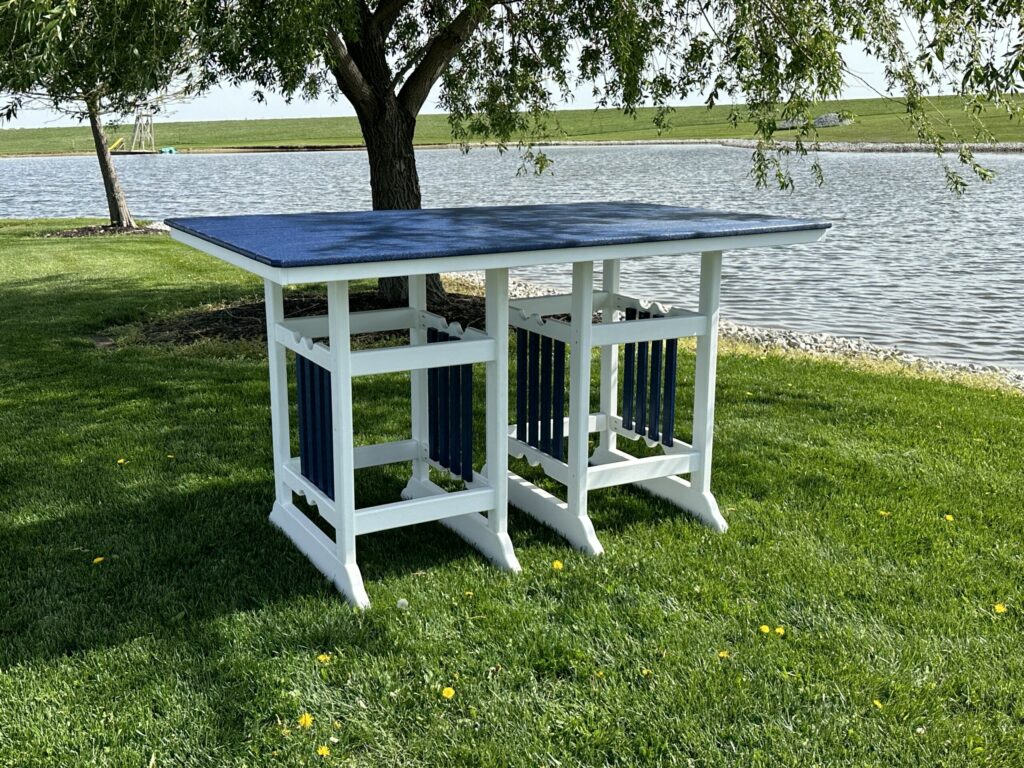 Poly and Wood for Outdoor Dining